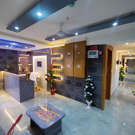 אחמדאבאד Hotel Lee Park מראה חיצוני תמונה
