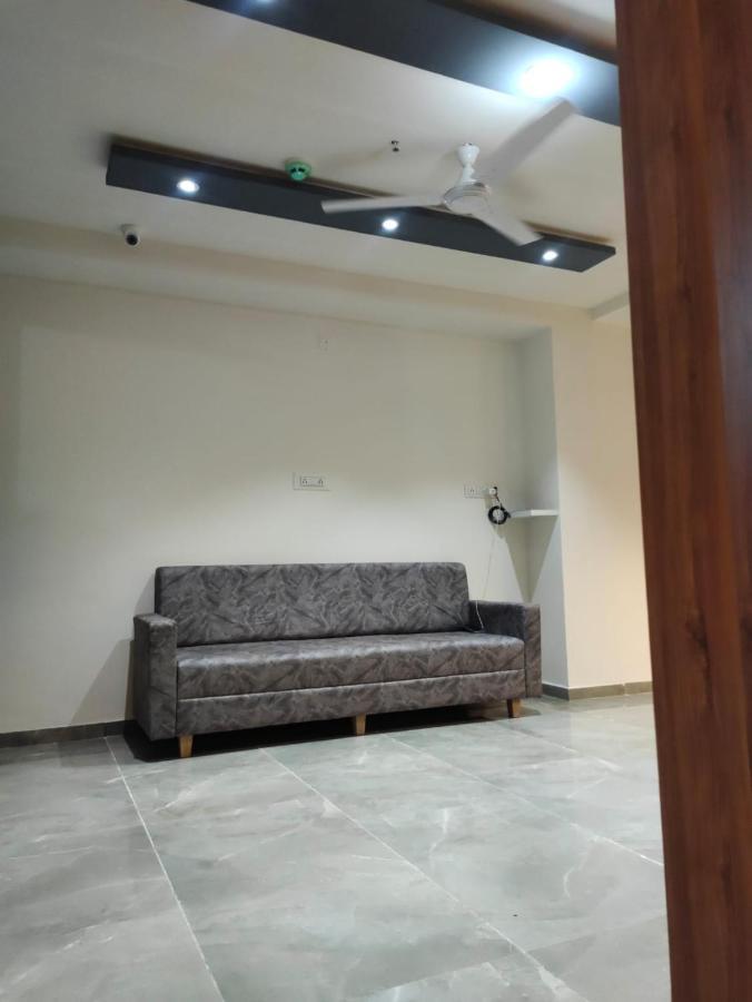 אחמדאבאד Hotel Lee Park מראה חיצוני תמונה