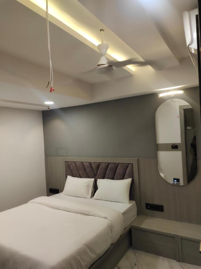 אחמדאבאד Hotel Lee Park מראה חיצוני תמונה