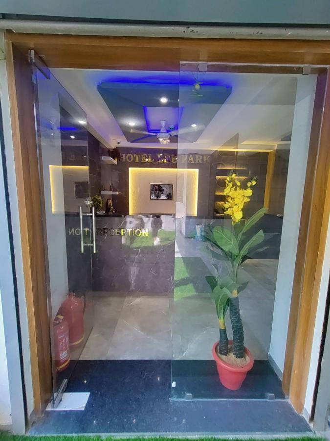 אחמדאבאד Hotel Lee Park מראה חיצוני תמונה