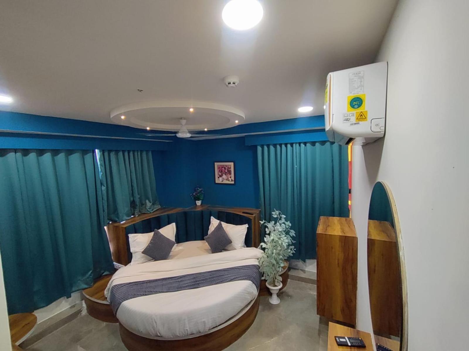 אחמדאבאד Hotel Lee Park מראה חיצוני תמונה