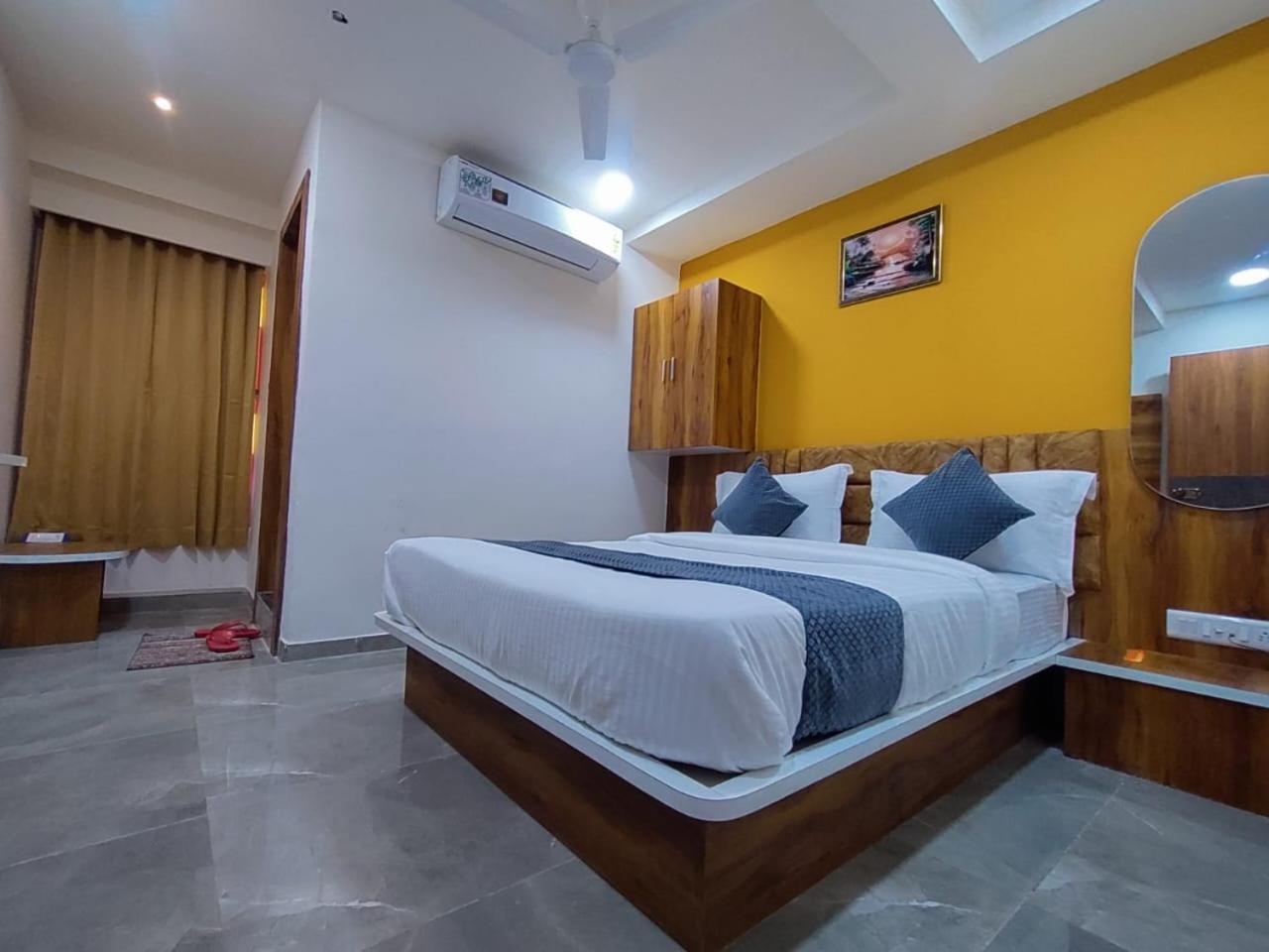 אחמדאבאד Hotel Lee Park מראה חיצוני תמונה