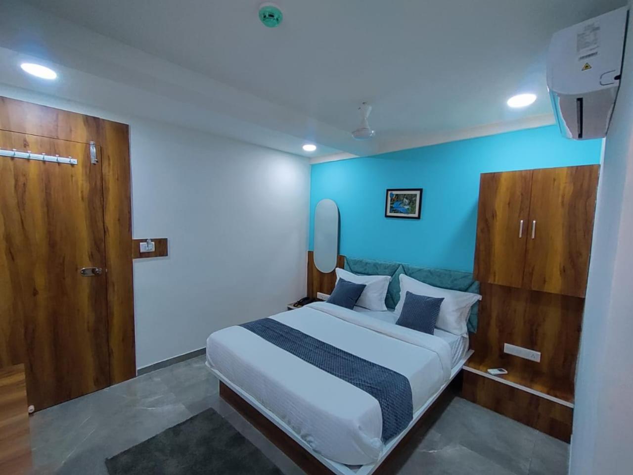 אחמדאבאד Hotel Lee Park מראה חיצוני תמונה