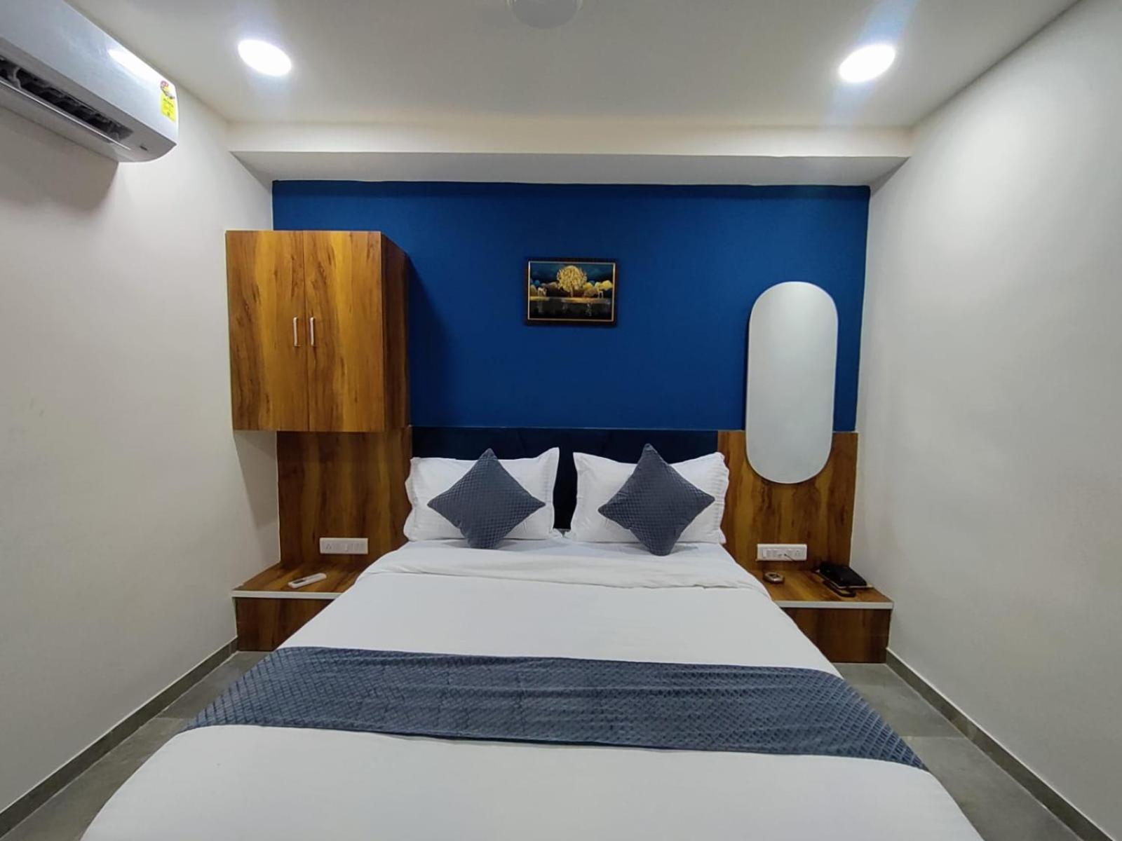 אחמדאבאד Hotel Lee Park מראה חיצוני תמונה