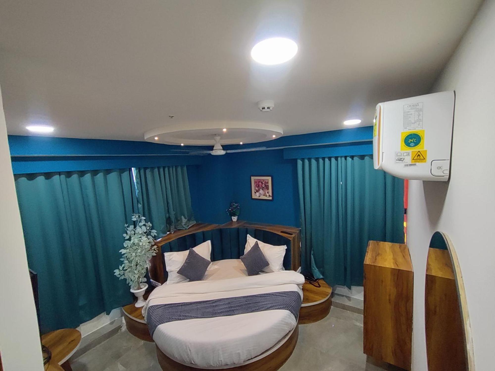 אחמדאבאד Hotel Lee Park מראה חיצוני תמונה
