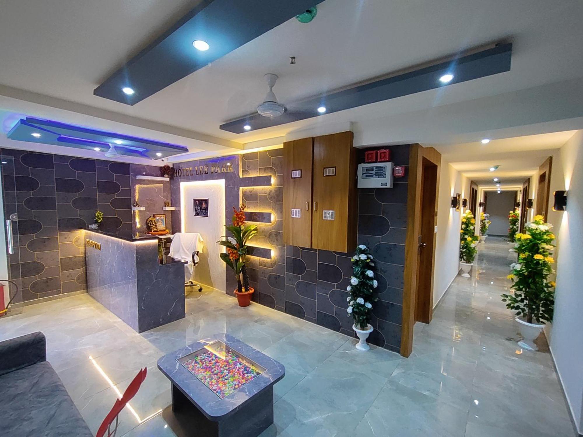 אחמדאבאד Hotel Lee Park מראה חיצוני תמונה